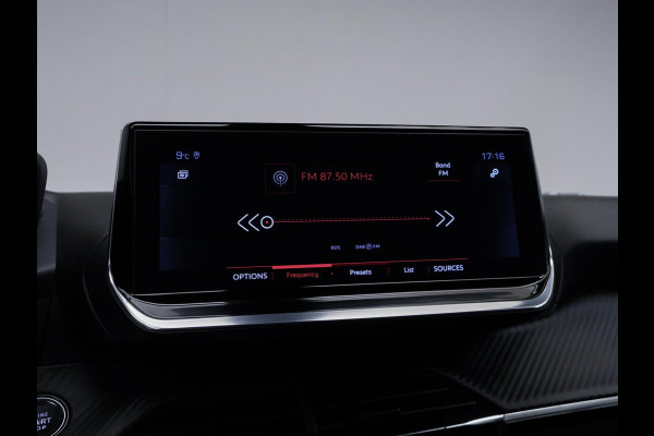 Peugeot 2008 1.2 PureTech Blue Lease Allure Sport (APPLE CARPLAY,NAVI,CAMERA,360 VIEW,DIGITAL COCKPIT,CRUISE,SPORTSTOELEN)