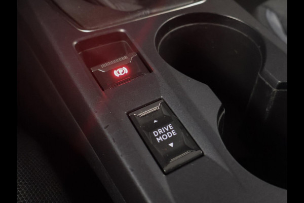 Peugeot 2008 1.2 PureTech Blue Lease Allure Sport (APPLE CARPLAY,NAVI,CAMERA,360 VIEW,DIGITAL COCKPIT,CRUISE,SPORTSTOELEN)