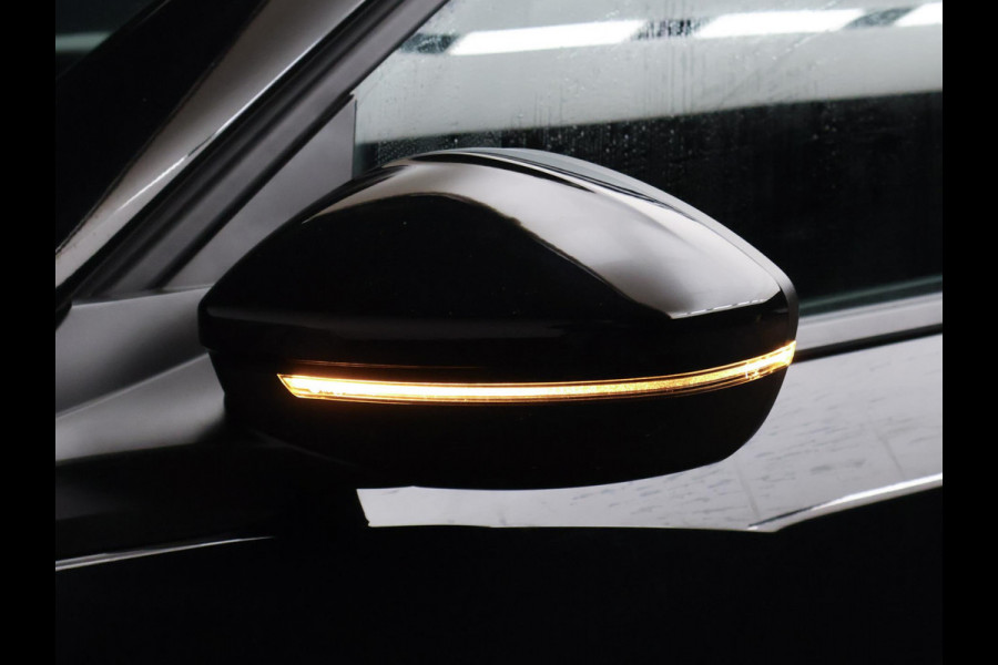 Peugeot 2008 1.2 PureTech Blue Lease Allure Sport (APPLE CARPLAY,NAVI,CAMERA,360 VIEW,DIGITAL COCKPIT,CRUISE,SPORTSTOELEN)