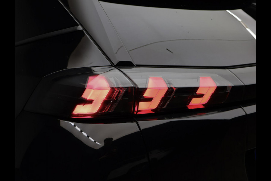 Peugeot 2008 1.2 PureTech Blue Lease Allure Sport (APPLE CARPLAY,NAVI,CAMERA,360 VIEW,DIGITAL COCKPIT,CRUISE,SPORTSTOELEN)