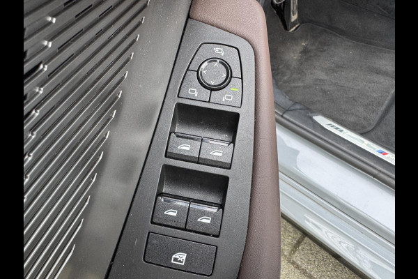 BMW 1-serie 120i High Executive M Sport Pakket Automaat / Panoramadak / Head-Up Display / Live Cockpit Professional / Comfort Access / Adaptief M Onderstel / Sportstoelen / Adaptieve LED-koplamp / Driving Assistant / 19 Inch / Stoelverwarming / M Sportremsysteem