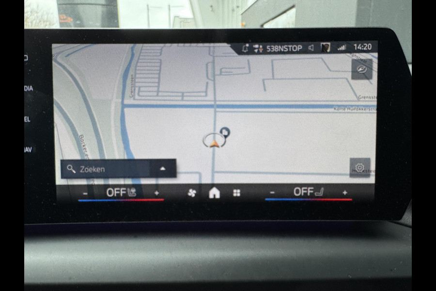 BMW 1-serie 120i High Executive M Sport Pakket Automaat / Panoramadak / Head-Up Display / Live Cockpit Professional / Comfort Access / Adaptief M Onderstel / Sportstoelen / Adaptieve LED-koplamp / Driving Assistant / 19 Inch / Stoelverwarming / M Sportremsysteem