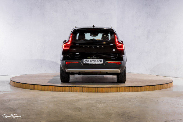 Volvo XC40 1.5 T4 Plug-in hybrid Ultimate Bright | Panorama dak | Zwenkbare trekhaak | Adaptieve cruise | Memory | Blis |
