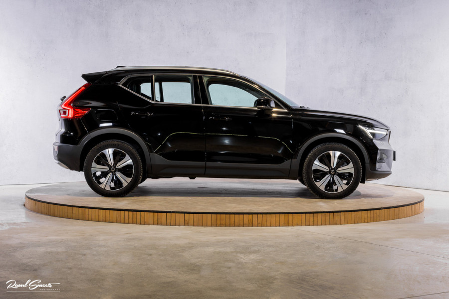 Volvo XC40 1.5 T4 Plug-in hybrid Ultimate Bright | Panorama dak | Zwenkbare trekhaak | Adaptieve cruise | Memory | Blis |