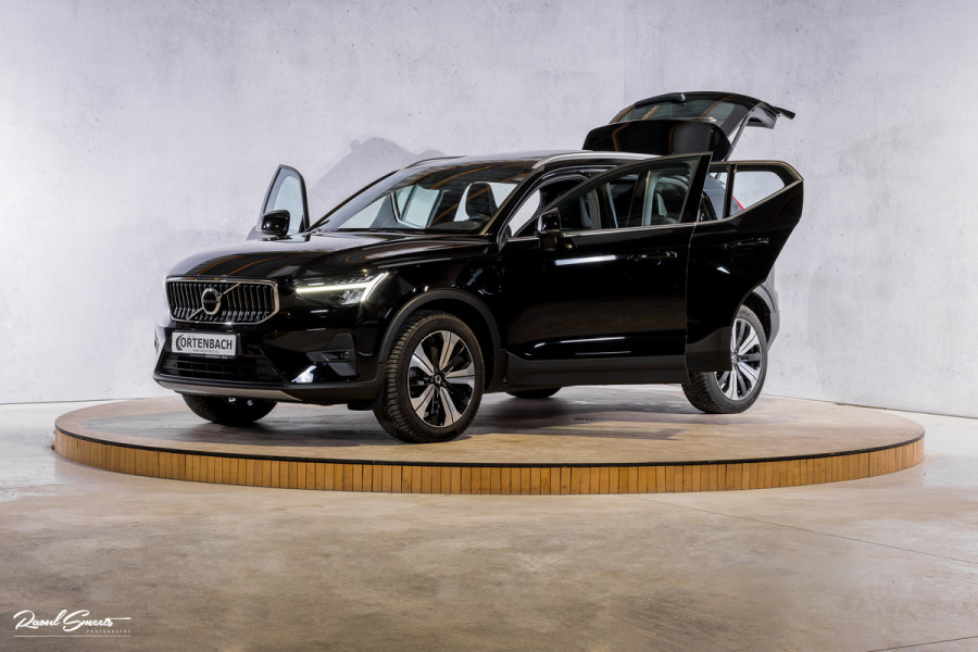 Volvo XC40 1.5 T4 Plug-in hybrid Ultimate Bright | Panorama dak | Zwenkbare trekhaak | Adaptieve cruise | Memory | Blis |