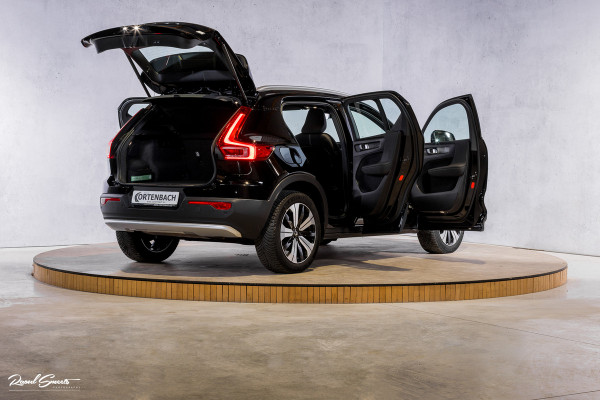 Volvo XC40 1.5 T4 Plug-in hybrid Ultimate Bright | Panorama dak | Zwenkbare trekhaak | Adaptieve cruise | Memory | Blis |