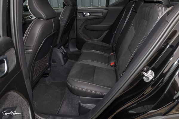 Volvo XC40 1.5 T4 Plug-in hybrid Ultimate Bright | Panorama dak | Zwenkbare trekhaak | Adaptieve cruise | Memory | Blis |