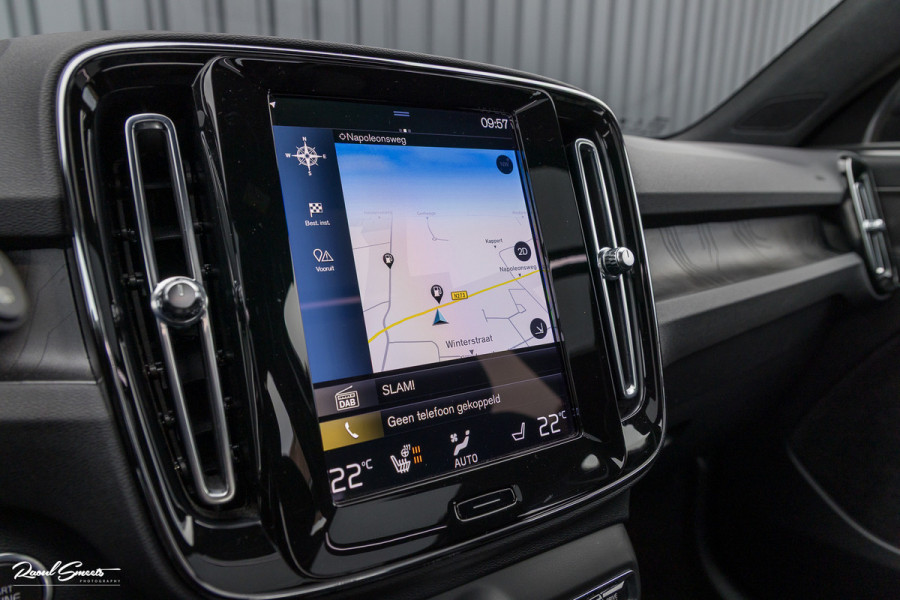 Volvo XC40 1.5 T4 Plug-in hybrid Ultimate Bright | Panorama dak | Zwenkbare trekhaak | Adaptieve cruise | Memory | Blis |