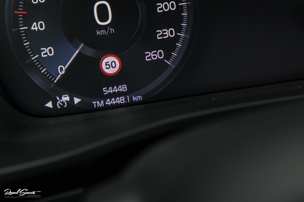 Volvo XC40 1.5 T4 Plug-in hybrid Ultimate Bright | Panorama dak | Zwenkbare trekhaak | Adaptieve cruise | Memory | Blis |