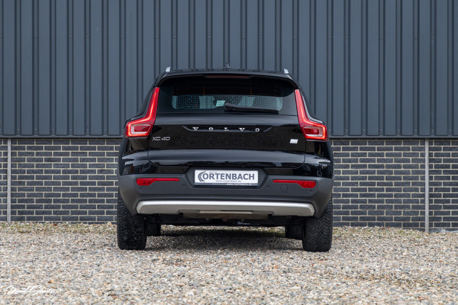 Volvo XC40 1.5 T4 Plug-in hybrid Ultimate Bright | Panorama dak | Zwenkbare trekhaak | Adaptieve cruise | Memory | Blis |
