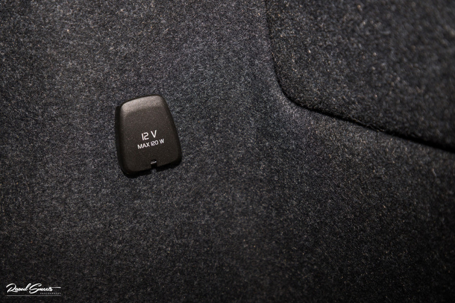 Volvo XC40 1.5 T4 Plug-in hybrid Ultimate Bright | Panorama dak | Zwenkbare trekhaak | Adaptieve cruise | Memory | Blis |