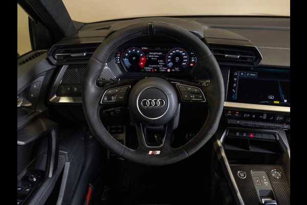 Audi A3 Sportback 35 TFSI S edition / 150pk / Adaptieve cruise control / Alcantara stuurwiel /