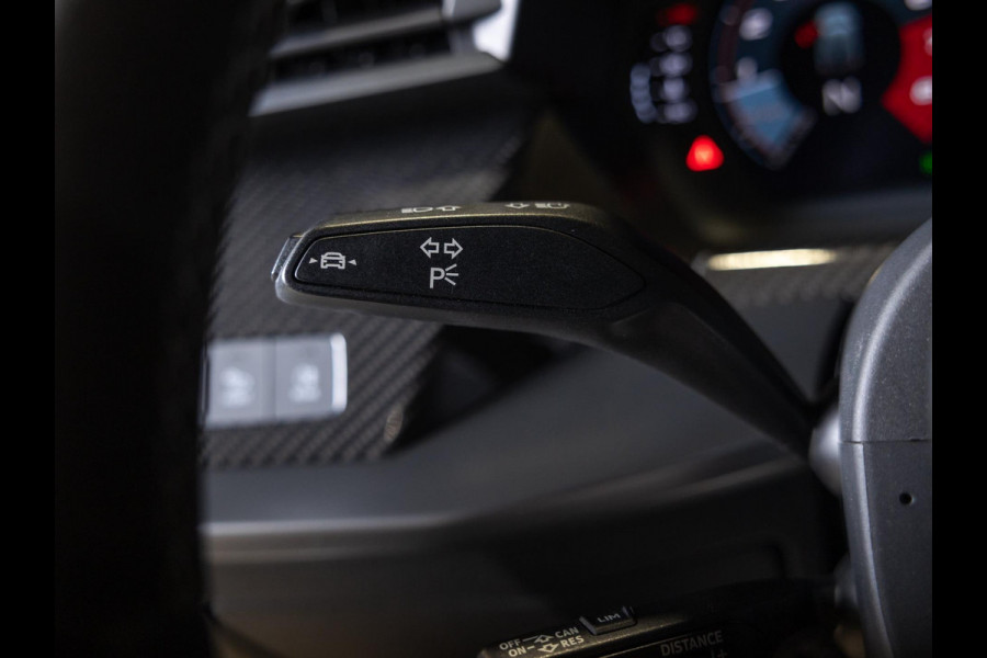 Audi A3 Sportback 35 TFSI S edition / 150pk / Adaptieve cruise control / Alcantara stuurwiel /