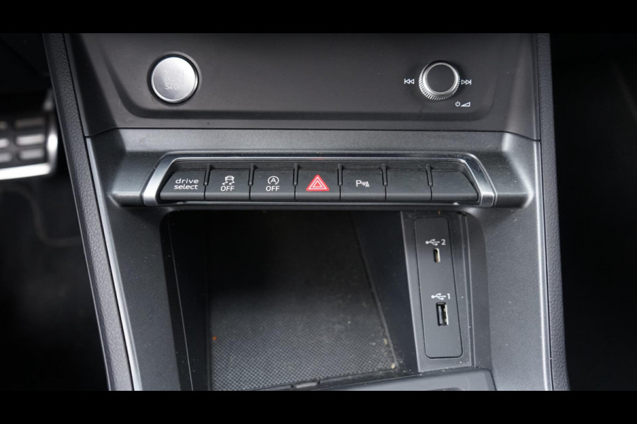 Audi Q3 Sportback 35 TFSI 3x S-Line BLACK OPTIK AUTOMAAT-AUDI SOUND-CAMERA-CARPLAY-KEYLESS-MATRIX-NAVIGATIE
