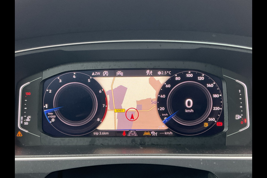 Volkswagen Tiguan 1.5 TSI ACT R-Line CarplayComfortline Business