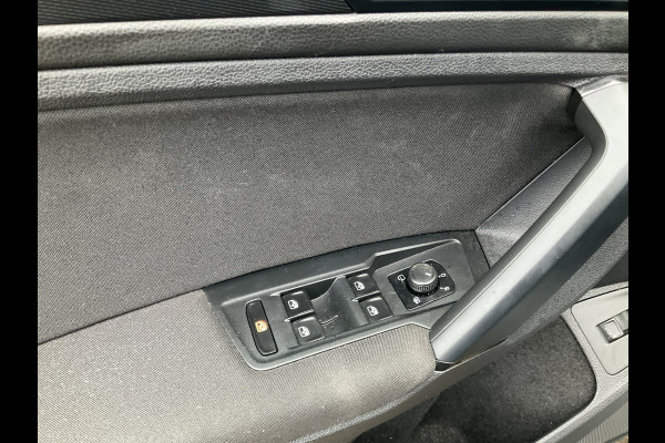 Volkswagen Tiguan 1.5 TSI ACT R-Line CarplayComfortline Business