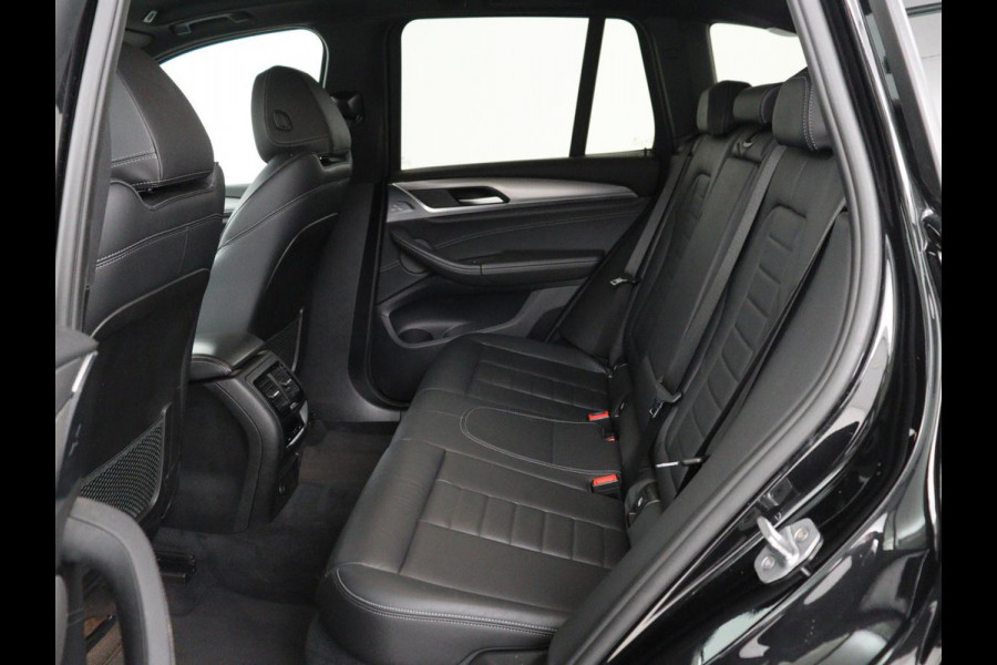BMW X3 xDrive20i High Executive | M Sport | 1e eigenaar | Head-Up | Leder | Trekhaak | Stoelverwarming | Harman/Kardon | Camera | Keyless | Adaptive Drive | Sfeerverlichting | Full LED | Sportstoelen