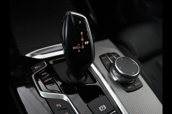 BMW X3 xDrive20i High Executive | M Sport | 1e eigenaar | Head-Up | Leder | Trekhaak | Stoelverwarming | Harman/Kardon | Camera | Keyless | Adaptive Drive | Sfeerverlichting | Full LED | Sportstoelen