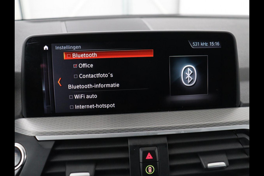 BMW X3 xDrive20i High Executive | M Sport | 1e eigenaar | Head-Up | Leder | Trekhaak | Stoelverwarming | Harman/Kardon | Camera | Keyless | Adaptive Drive | Sfeerverlichting | Full LED | Sportstoelen