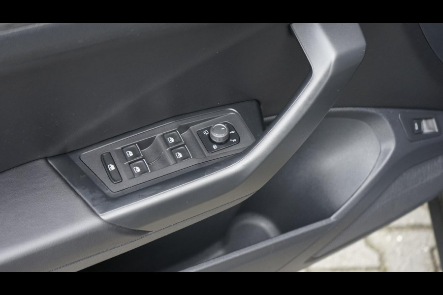 Volkswagen T-Roc 1.5 TSI Sport AUTOMAAT-ACC-CAMERA-CLIMA-FULL LED-KEYLESS-NAVIGATIE-PANORAMA-VIRTUEEL-VOLLEDER-STOELVERWARMING