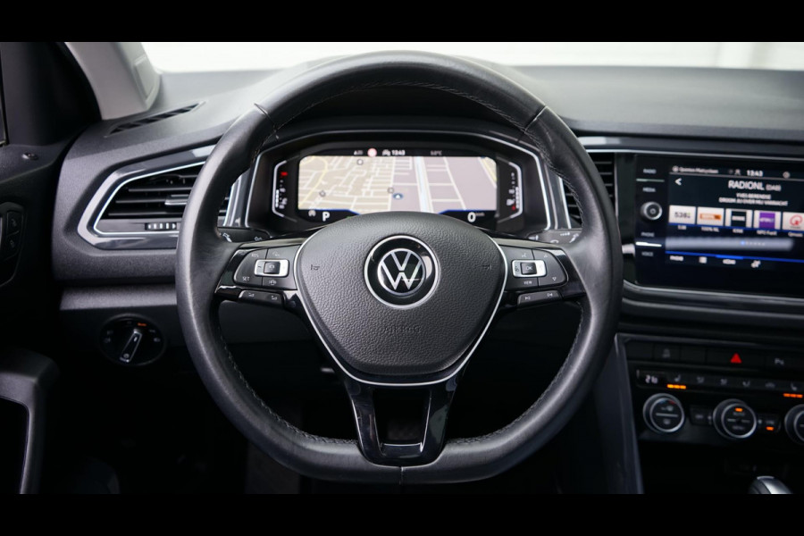 Volkswagen T-Roc 1.5 TSI Sport AUTOMAAT-ACC-CAMERA-CLIMA-FULL LED-KEYLESS-NAVIGATIE-PANORAMA-VIRTUEEL-VOLLEDER-STOELVERWARMING
