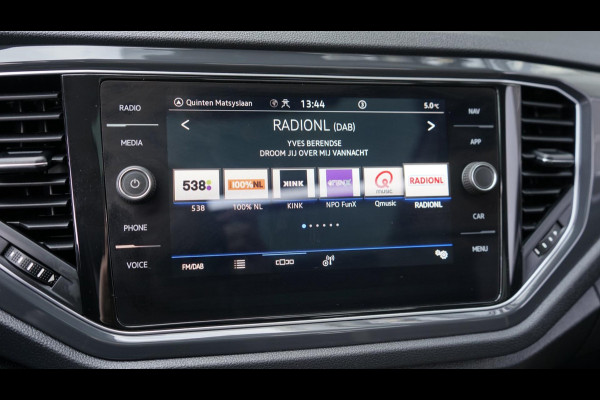 Volkswagen T-Roc 1.5 TSI Sport AUTOMAAT-ACC-CAMERA-CLIMA-FULL LED-KEYLESS-NAVIGATIE-PANORAMA-VIRTUEEL-VOLLEDER-STOELVERWARMING