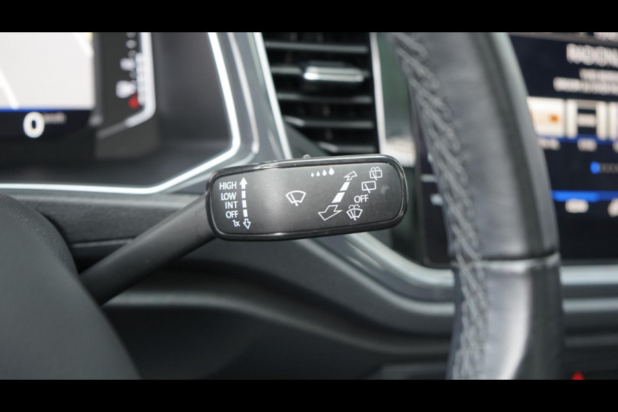 Volkswagen T-Roc 1.5 TSI Sport AUTOMAAT-ACC-CAMERA-CLIMA-FULL LED-KEYLESS-NAVIGATIE-PANORAMA-VIRTUEEL-VOLLEDER-STOELVERWARMING