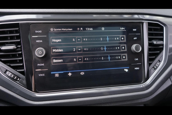 Volkswagen T-Roc 1.5 TSI Sport AUTOMAAT-ACC-CAMERA-CLIMA-FULL LED-KEYLESS-NAVIGATIE-PANORAMA-VIRTUEEL-VOLLEDER-STOELVERWARMING