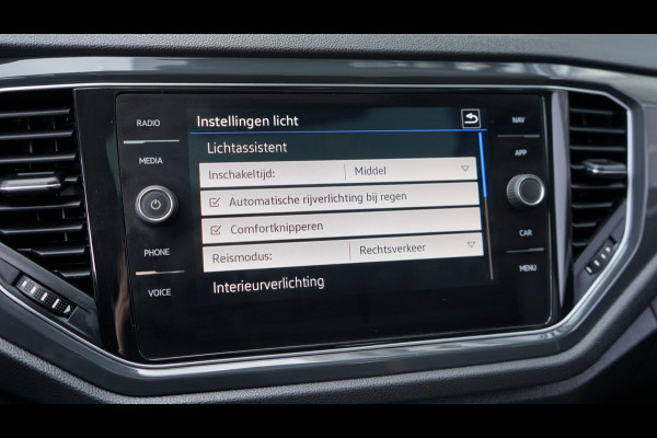 Volkswagen T-Roc 1.5 TSI Sport AUTOMAAT-ACC-CAMERA-CLIMA-FULL LED-KEYLESS-NAVIGATIE-PANORAMA-VIRTUEEL-VOLLEDER-STOELVERWARMING