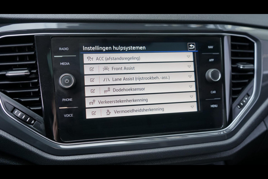 Volkswagen T-Roc 1.5 TSI Sport AUTOMAAT-ACC-CAMERA-CLIMA-FULL LED-KEYLESS-NAVIGATIE-PANORAMA-VIRTUEEL-VOLLEDER-STOELVERWARMING