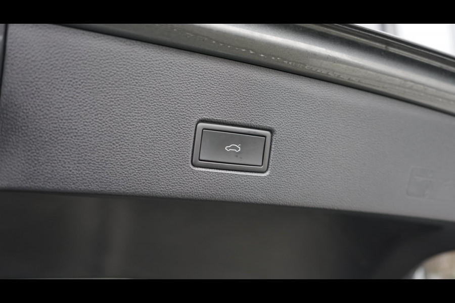 Volkswagen T-Roc 1.5 TSI Sport AUTOMAAT-ACC-CAMERA-CLIMA-FULL LED-KEYLESS-NAVIGATIE-PANORAMA-VIRTUEEL-VOLLEDER-STOELVERWARMING