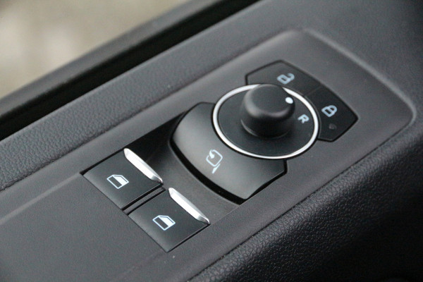 Ford Transit Custom 2.0 TDCI 170 | DC | L2H1 | KAR-edition | Elektr. trekhaak | Clima..