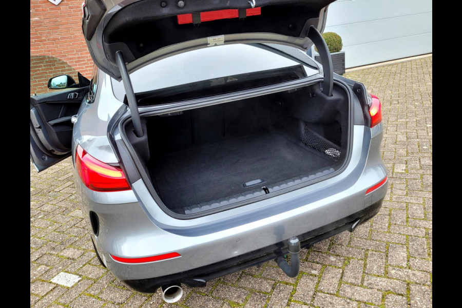 BMW 2 Serie Gran Coupé 218i Sport-Line Camera, HiFi, Tr.haak (1e eig. NL BTW)
