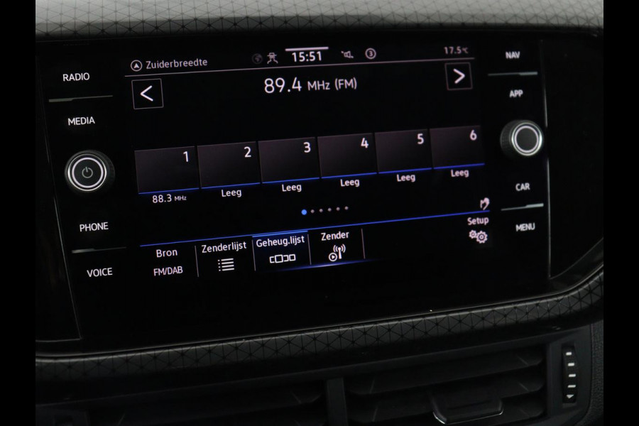 Volkswagen T-Cross 1.0 TSI Style | Automaat | Stoelverwarming | Camera | Virtual Cockpit | Trekhaak | Navigatie | Adaptive cruise | Full LED | Climate control | Parkeerhulp