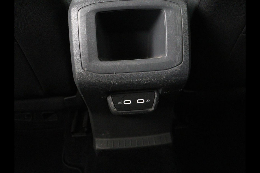 Volkswagen T-Cross 1.0 TSI Style | Automaat | Stoelverwarming | Camera | Virtual Cockpit | Trekhaak | Navigatie | Adaptive cruise | Full LED | Climate control | Parkeerhulp