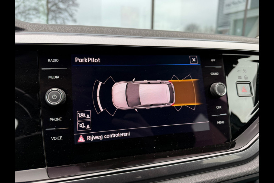 Volkswagen Polo 1.0 TSI 116pk Highline - Automaat - Navi - Climate - Winterpakket - Trekhaak