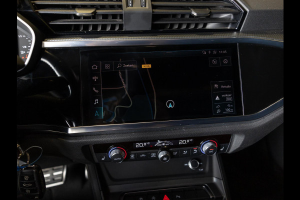 Audi Q3 40 TFSI quattro S Line edition one / 190pk / Trekhaak / Panorama dak / Stoelverwarming /