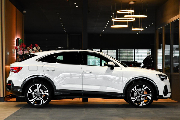Audi Q3 Sportback 45 TFSI e S-Line. Pano, ACC, Dodeh, Camera, 20''!