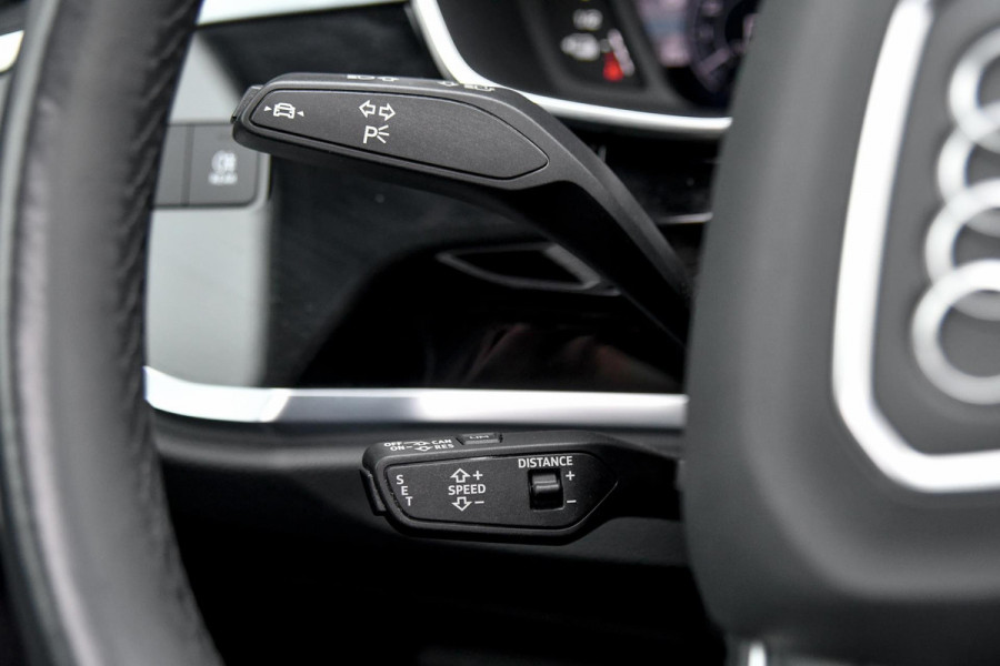 Audi Q3 Sportback 45 TFSI e S-Line. Pano, ACC, Dodeh, Camera, 20''!