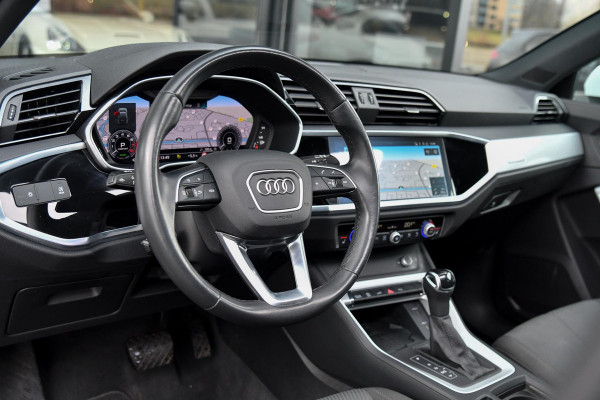 Audi Q3 Sportback 45 TFSI e S-Line. Pano, ACC, Dodeh, Camera, 20''!
