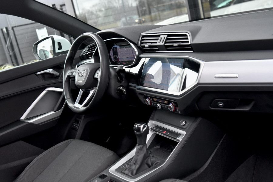 Audi Q3 Sportback 45 TFSI e S-Line. Pano, ACC, Dodeh, Camera, 20''!