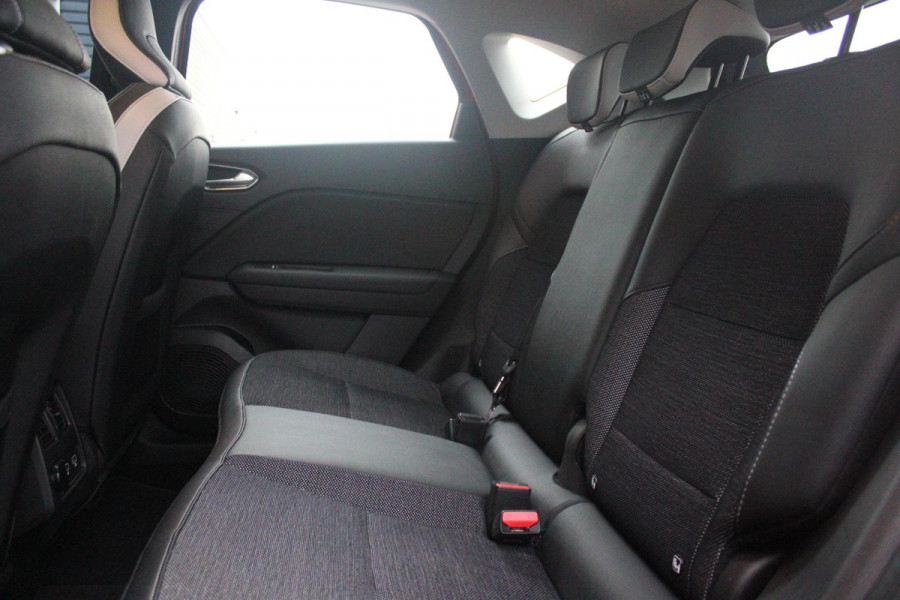 Renault Captur 1.3 TCe 130PK AUTOMAAT INTENS | APPLE CARPLAY/ANDROID AUTO | STOEL VERWARMING | NAVIGATIE | FULL LED KOPLAMPEN | ADAPTIVE CRUISE CONTROL | ACHTERUITRIJ CAMERA | LICHTMETALEN VELGEN 17" | DODEHOEK DETECTIE | PARKEERSENSOREN VOOR + ACHTER | DAB+ RADIO | CLIMATE CONTROL | KEYLESS ENTRY/START |