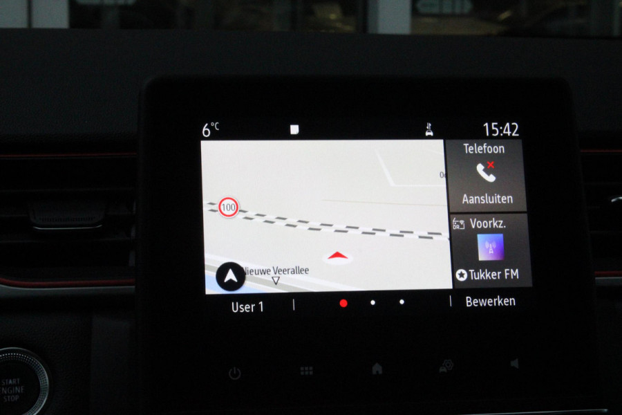 Renault Captur 1.3 TCe 130PK AUTOMAAT INTENS | APPLE CARPLAY/ANDROID AUTO | STOEL VERWARMING | NAVIGATIE | FULL LED KOPLAMPEN | ADAPTIVE CRUISE CONTROL | ACHTERUITRIJ CAMERA | LICHTMETALEN VELGEN 17" | DODEHOEK DETECTIE | PARKEERSENSOREN VOOR + ACHTER | DAB+ RADIO | CLIMATE CONTROL | KEYLESS ENTRY/START |