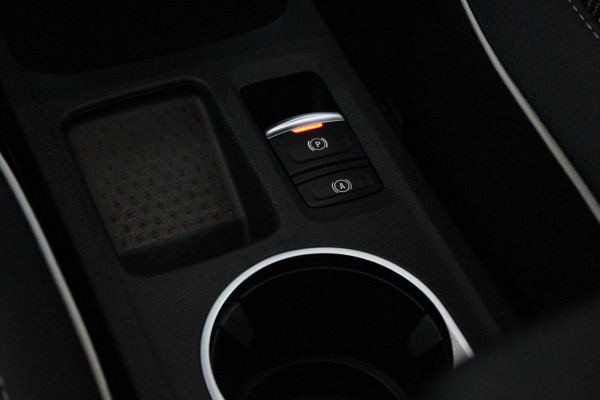 Renault Captur 1.3 TCe 130PK AUTOMAAT INTENS | APPLE CARPLAY/ANDROID AUTO | STOEL VERWARMING | NAVIGATIE | FULL LED KOPLAMPEN | ADAPTIVE CRUISE CONTROL | ACHTERUITRIJ CAMERA | LICHTMETALEN VELGEN 17" | DODEHOEK DETECTIE | PARKEERSENSOREN VOOR + ACHTER | DAB+ RADIO | CLIMATE CONTROL | KEYLESS ENTRY/START |