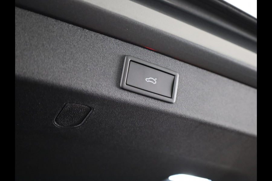 Škoda Kodiaq Sportline Business PHEV 1.5 TSI 204 pk 6 versn. DSG | Blind Spot | Adaptive Cruise | Stoelverwarming | Camera | Light & View