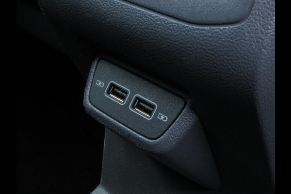 Volkswagen T-Cross 1.0 TSI Life | APPLE CARPLAY | LM VELGEN | DAB+ | ADAPTIVE CRUISE CONTROL | PARKEERSENSORS | BLIND SPOT |