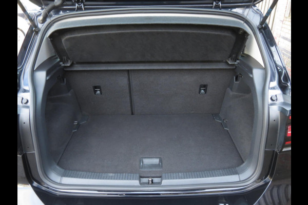 Volkswagen T-Cross 1.0 TSI Life | APPLE CARPLAY | LM VELGEN | DAB+ | ADAPTIVE CRUISE CONTROL | PARKEERSENSORS | BLIND SPOT |