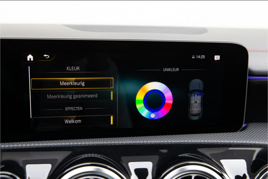 Mercedes-Benz CLA-Klasse 180 AMG Nightpakket, Pano, Widescreen, Sfeerverlichting, Camera 2020