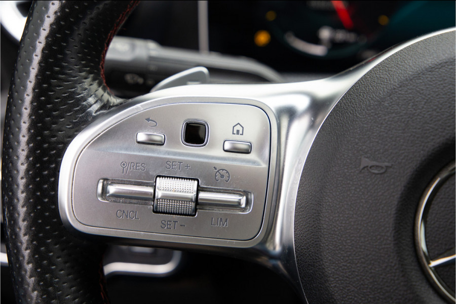 Mercedes-Benz CLA-Klasse 180 AMG Nightpakket, Pano, Widescreen, Sfeerverlichting, Camera 2020