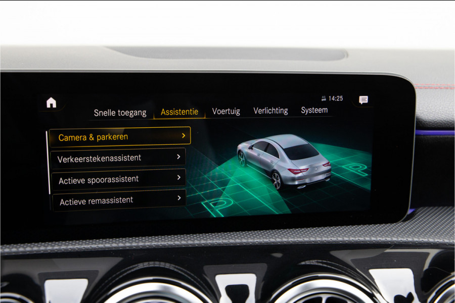 Mercedes-Benz CLA-Klasse 180 AMG Nightpakket, Pano, Widescreen, Sfeerverlichting, Camera 2020